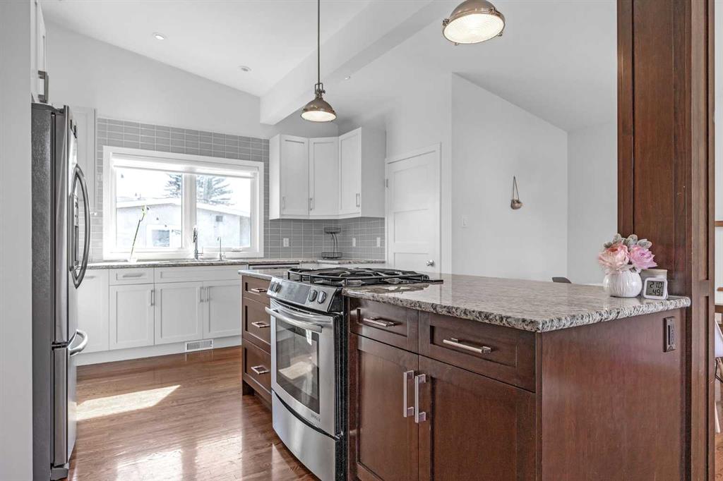 2848 42 Street SW, Calgary, 5 Bedrooms Bedrooms, ,2 BathroomsBathrooms,Houses,Sold,2893