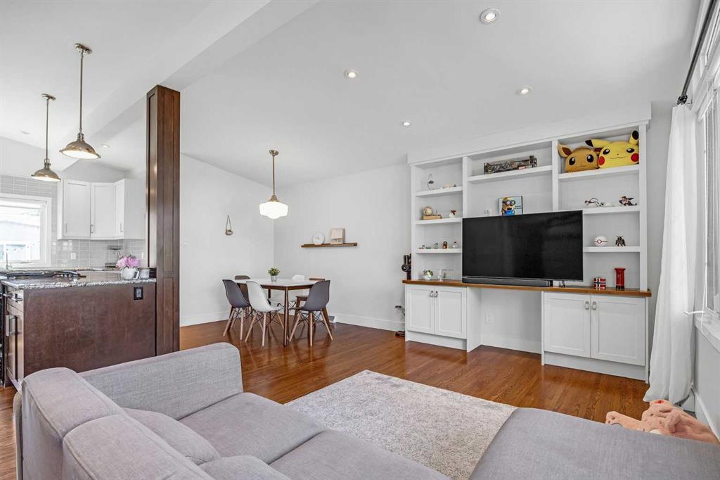 2848 42 Street SW, Calgary, 5 Bedrooms Bedrooms, ,2 BathroomsBathrooms,Houses,Sold,2893
