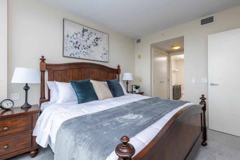 1711, 222 Riverfront Ave SW, Calgary, 2 Bedrooms Bedrooms, 0 ,2 BathroomsBathrooms,Condos/Townhouses,For Rent,Waterfront,1711, 222 Riverfront Ave SW,0,2906