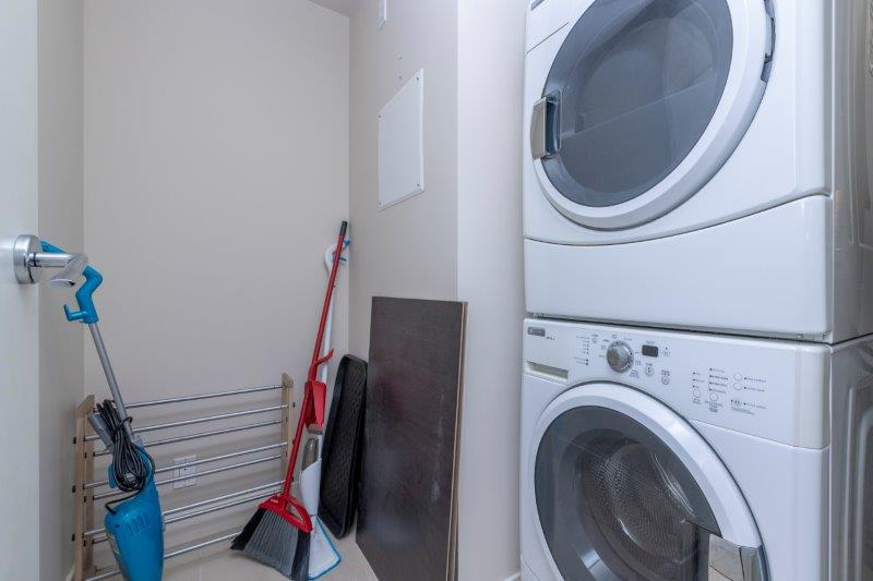 1711, 222 Riverfront Ave SW, Calgary, 2 Bedrooms Bedrooms, 0 ,2 BathroomsBathrooms,Condos/Townhouses,For Rent,Waterfront,1711, 222 Riverfront Ave SW,0,2906