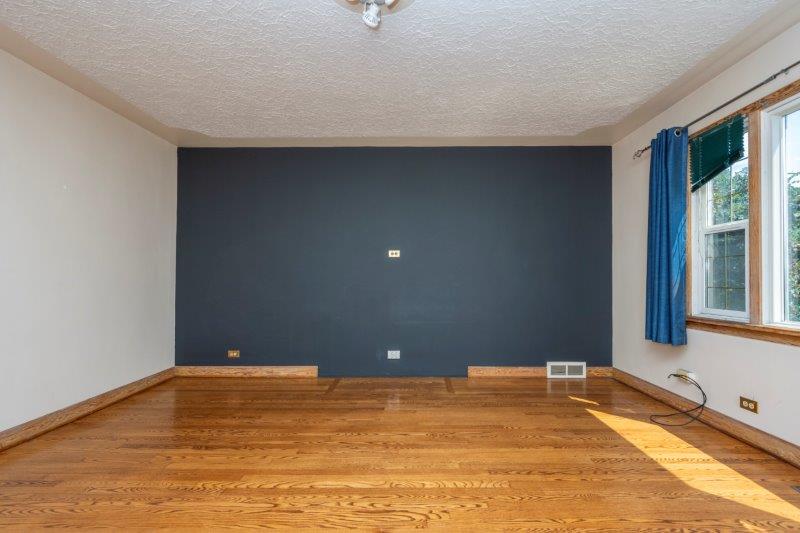 4, 1458 Memorial Drive Northwest, Calgary, 1 Bedroom Bedrooms, 0 ,1 BathroomBathrooms,Condos/Townhouses,For Rent,4, 1458 Memorial Drive Northwest,0,2937
