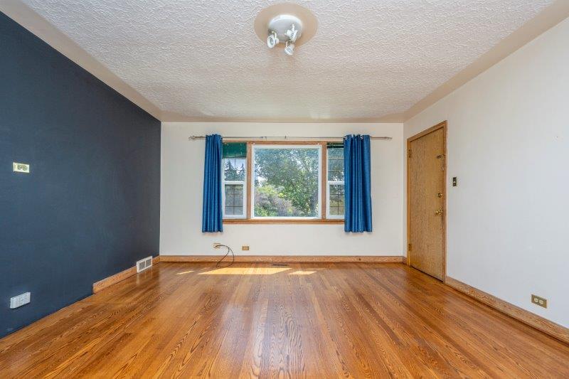 4, 1458 Memorial Drive Northwest, Calgary, 1 Bedroom Bedrooms, 0 ,1 BathroomBathrooms,Condos/Townhouses,For Rent,4, 1458 Memorial Drive Northwest,0,2937