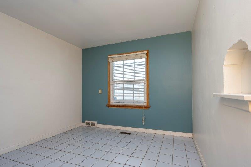 4, 1458 Memorial Drive Northwest, Calgary, 1 Bedroom Bedrooms, 0 ,1 BathroomBathrooms,Condos/Townhouses,For Rent,4, 1458 Memorial Drive Northwest,0,2937