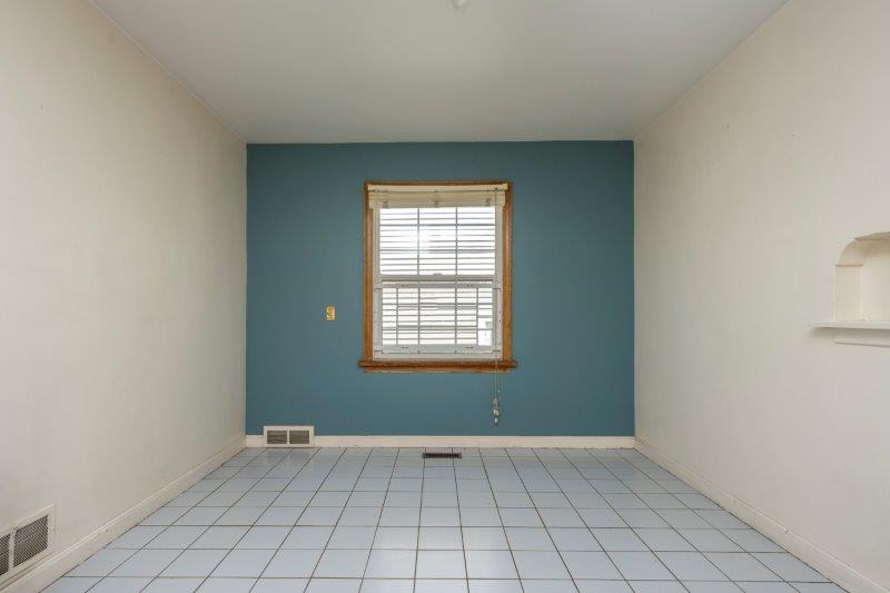 4, 1458 Memorial Drive Northwest, Calgary, 1 Bedroom Bedrooms, 0 ,1 BathroomBathrooms,Condos/Townhouses,For Rent,4, 1458 Memorial Drive Northwest,0,2937