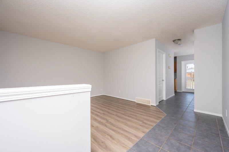 164 Bridleridge Gardens SW, Calgary, 3 Bedrooms Bedrooms, 0 ,1.5 BathroomsBathrooms,Houses,For Rent,164 Bridleridge Gardens SW,0,2951