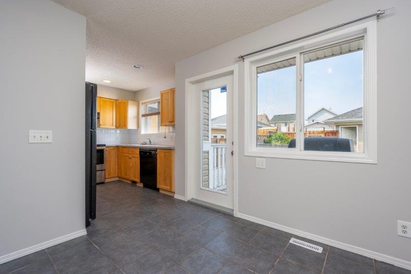 164 Bridleridge Gardens SW, Calgary, 3 Bedrooms Bedrooms, 0 ,1.5 BathroomsBathrooms,Houses,For Rent,164 Bridleridge Gardens SW,0,2951
