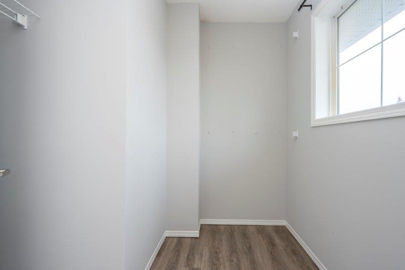 164 Bridleridge Gardens SW, Calgary, 3 Bedrooms Bedrooms, 0 ,1.5 BathroomsBathrooms,Houses,For Rent,164 Bridleridge Gardens SW,0,2951