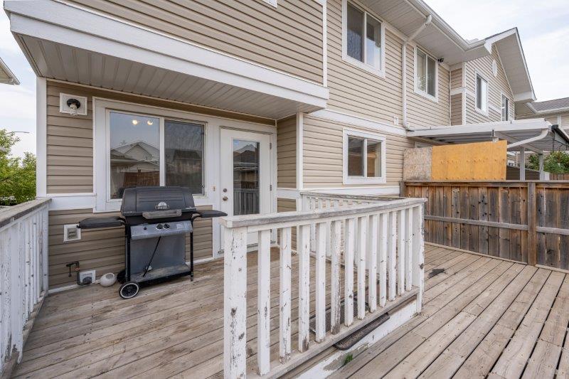 164 Bridleridge Gardens SW, Calgary, 3 Bedrooms Bedrooms, 0 ,1.5 BathroomsBathrooms,Houses,For Rent,164 Bridleridge Gardens SW,0,2951