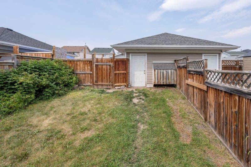 164 Bridleridge Gardens SW, Calgary, 3 Bedrooms Bedrooms, 0 ,1.5 BathroomsBathrooms,Houses,For Rent,164 Bridleridge Gardens SW,0,2951