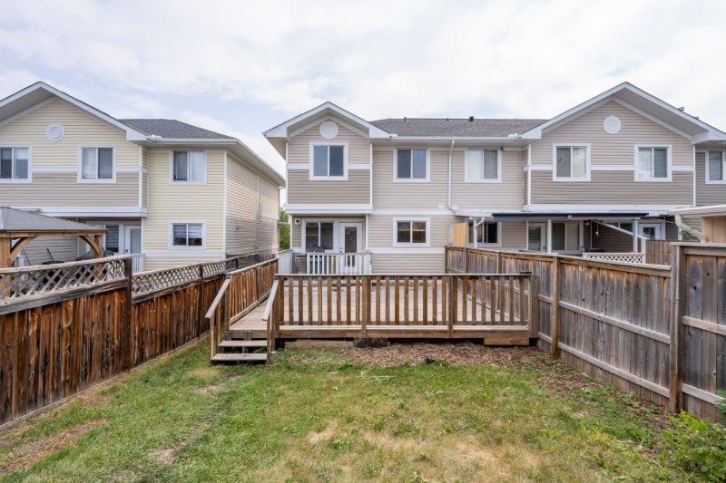 164 Bridleridge Gardens SW, Calgary, 3 Bedrooms Bedrooms, 0 ,1.5 BathroomsBathrooms,Houses,For Rent,164 Bridleridge Gardens SW,0,2951