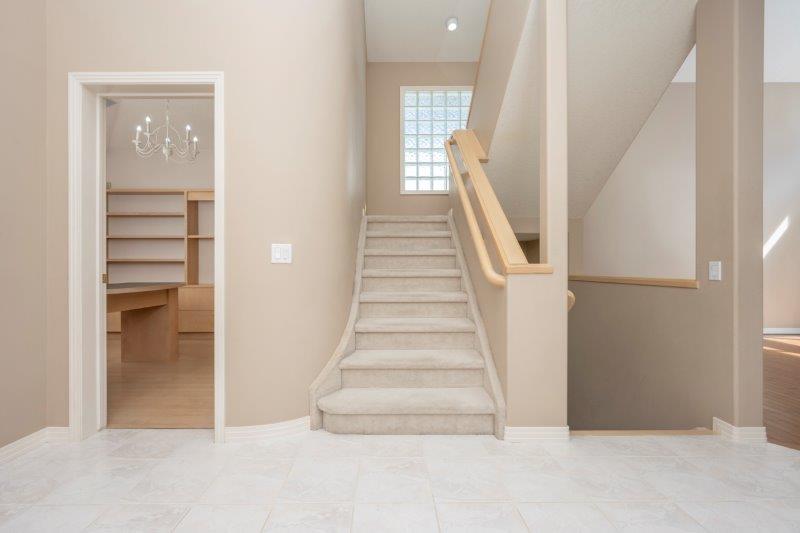 162 Schiller Crescent NW, Calgary, 4 Bedrooms Bedrooms, 0 ,3.5 BathroomsBathrooms,Houses,Rented,162 Schiller Crescent NW,0,2975