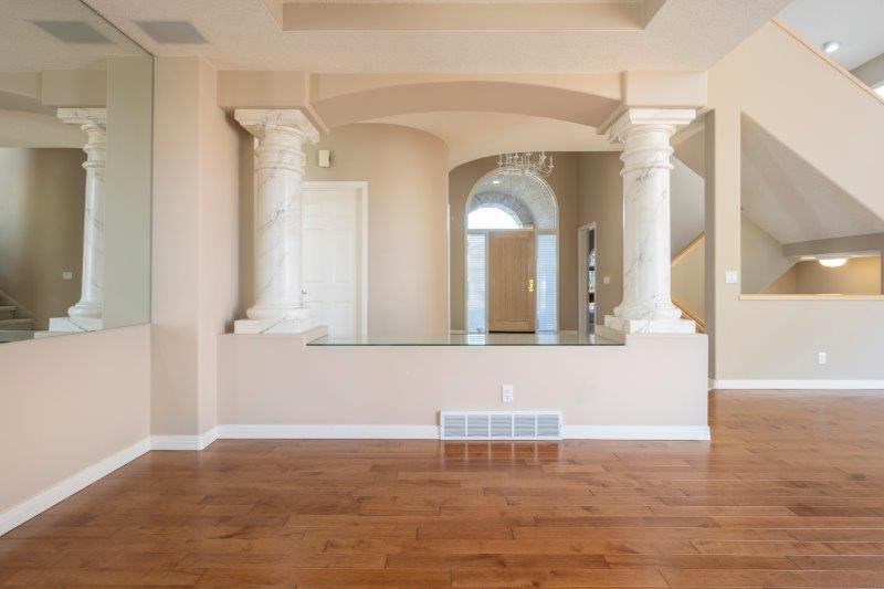 162 Schiller Crescent NW, Calgary, 4 Bedrooms Bedrooms, 0 ,3.5 BathroomsBathrooms,Houses,Rented,162 Schiller Crescent NW,0,2975
