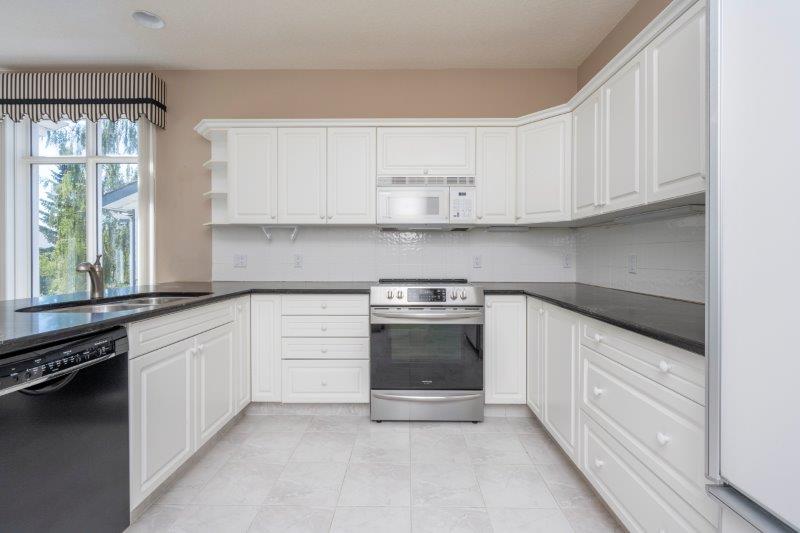 162 Schiller Crescent NW, Calgary, 4 Bedrooms Bedrooms, 0 ,3.5 BathroomsBathrooms,Houses,Rented,162 Schiller Crescent NW,0,2975