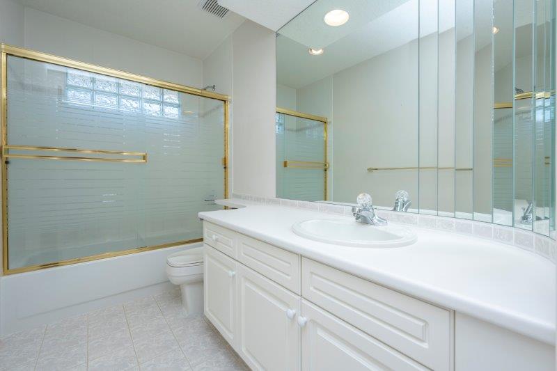 162 Schiller Crescent NW, Calgary, 4 Bedrooms Bedrooms, 0 ,3.5 BathroomsBathrooms,Houses,Rented,162 Schiller Crescent NW,0,2975