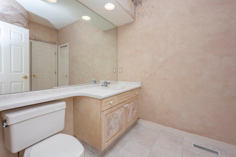 162 Schiller Crescent NW, Calgary, 4 Bedrooms Bedrooms, 0 ,3.5 BathroomsBathrooms,Houses,Rented,162 Schiller Crescent NW,0,2975