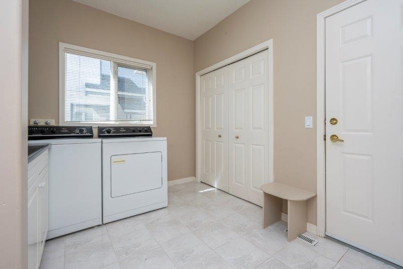 162 Schiller Crescent NW, Calgary, 4 Bedrooms Bedrooms, 0 ,3.5 BathroomsBathrooms,Houses,Rented,162 Schiller Crescent NW,0,2975