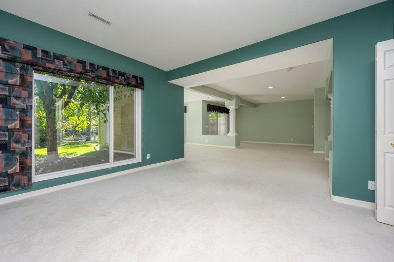 162 Schiller Crescent NW, Calgary, 4 Bedrooms Bedrooms, 0 ,3.5 BathroomsBathrooms,Houses,Rented,162 Schiller Crescent NW,0,2975