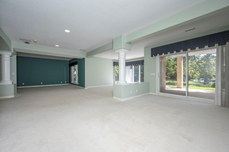 162 Schiller Crescent NW, Calgary, 4 Bedrooms Bedrooms, 0 ,3.5 BathroomsBathrooms,Houses,Rented,162 Schiller Crescent NW,0,2975