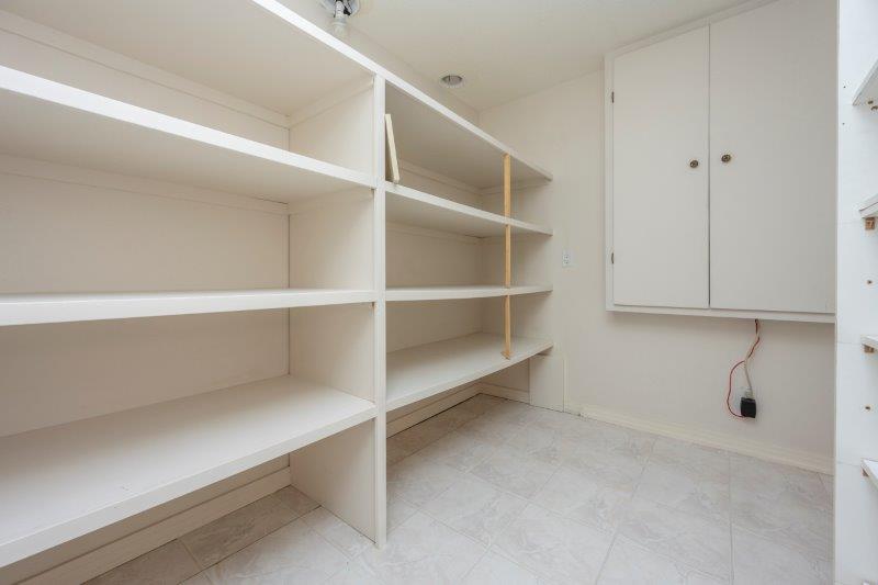 162 Schiller Crescent NW, Calgary, 4 Bedrooms Bedrooms, 0 ,3.5 BathroomsBathrooms,Houses,Rented,162 Schiller Crescent NW,0,2975