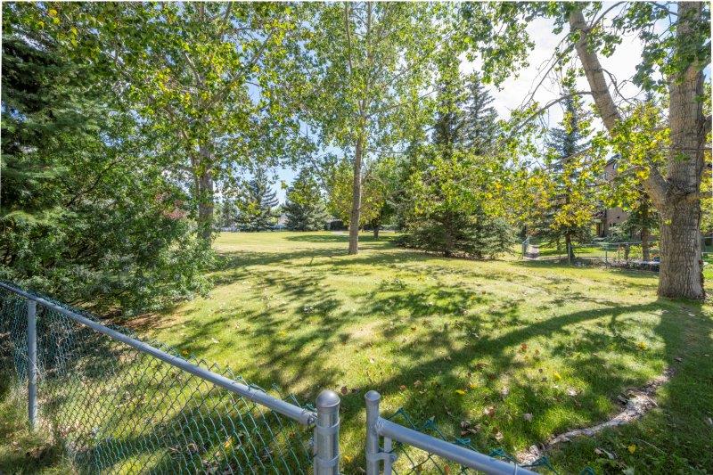 162 Schiller Crescent NW, Calgary, 4 Bedrooms Bedrooms, 0 ,3.5 BathroomsBathrooms,Houses,Rented,162 Schiller Crescent NW,0,2975