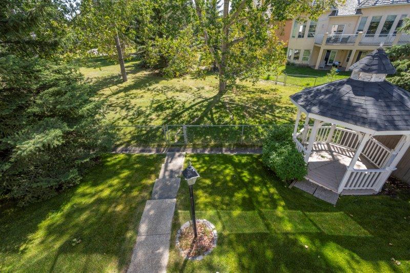 162 Schiller Crescent NW, Calgary, 4 Bedrooms Bedrooms, 0 ,3.5 BathroomsBathrooms,Houses,Rented,162 Schiller Crescent NW,0,2975