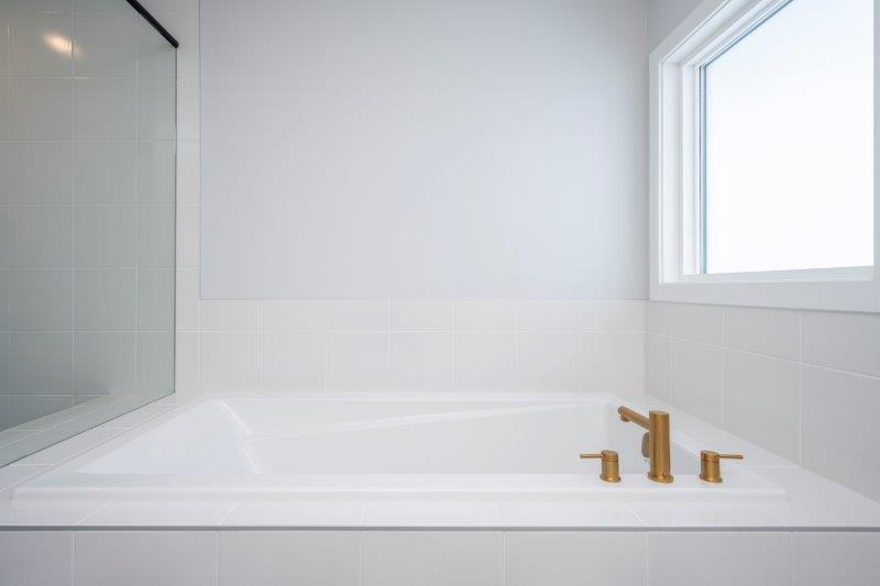 1021 Midtown Ave SW, Airdrie, 5 Bedrooms Bedrooms, 0 ,4 BathroomsBathrooms,Houses,For Rent,1021 Midtown Ave SW,0,3064