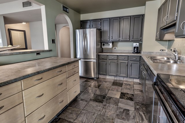 1005, 330 26 Avenue SW, Calgary, 1.5 Bedrooms Bedrooms, ,2 BathroomsBathrooms,Condos/Townhouses,Rented,Roxboro House,1005, 330 26 Avenue SW,3105
