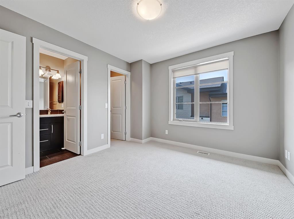 27 Aspen Hills Common Southwest, Calgary, 2 Bedrooms Bedrooms, 0 ,2.5 BathroomsBathrooms,Condos/Townhouses,For Rent,Mosaic of Aspen Hills,27 Aspen Hills Common Southwest,0,3117