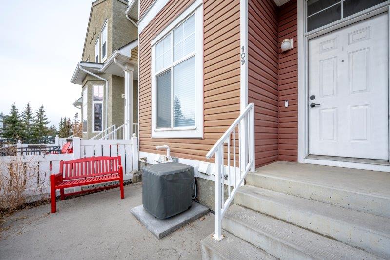 109 Mckenzie Towne Gate South East, Calgary, 2 Bedrooms Bedrooms, ,2.5 BathroomsBathrooms,Condos/Townhouses,Rented,Mosaic McKenzie,109 Mckenzie Towne Gate South East,3123