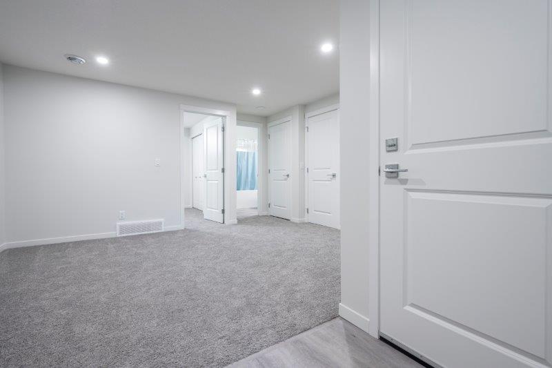 18 Yarrow Street, Okotoks, 1 Bedroom Bedrooms, ,1 BathroomBathrooms,Houses,Rented,18 Yarrow Street,3136