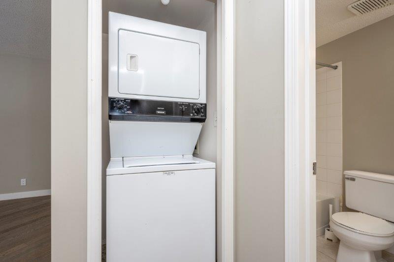 907, 683 10 Street SW, Calgary, 2 Bedrooms Bedrooms, 0 ,2 BathroomsBathrooms,Condos/Townhouses,For Rent,Vista West,907, 683 10 Street SW,0,3144