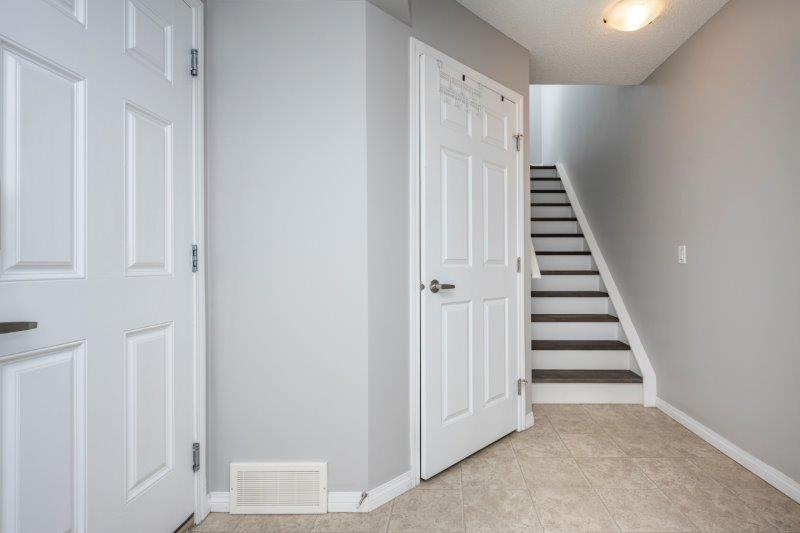 105 Windstone Park Southwest, Airdrie, 2 Bedrooms Bedrooms, ,1.5 BathroomsBathrooms,Condos/Townhouses,For Rent,105 Windstone Park Southwest,3159