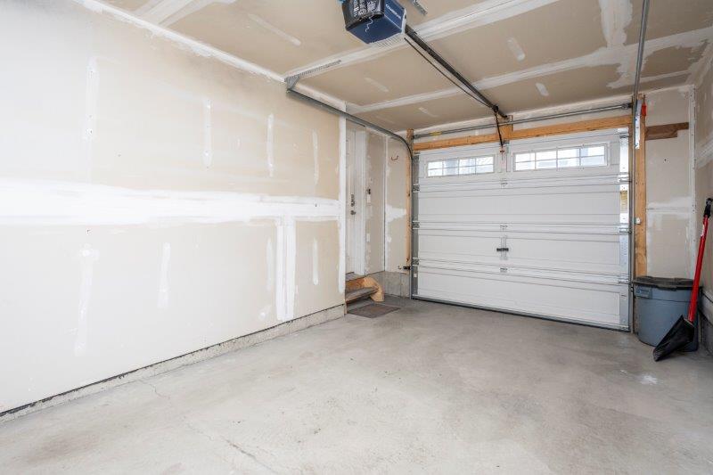 105 Windstone Park Southwest, Airdrie, 2 Bedrooms Bedrooms, ,1.5 BathroomsBathrooms,Condos/Townhouses,For Rent,105 Windstone Park Southwest,3159