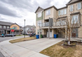 105 Windstone Park Southwest, Airdrie, 2 Bedrooms Bedrooms, ,1.5 BathroomsBathrooms,Condos/Townhouses,For Rent,105 Windstone Park Southwest,3159