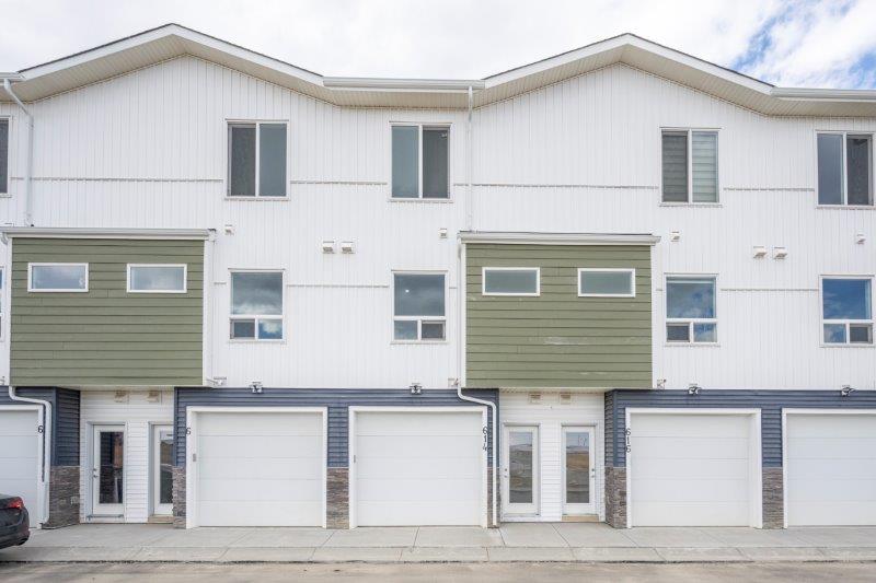 614 Red Sky Villas NE, Calgary, 3 Bedrooms Bedrooms, ,3.5 BathroomsBathrooms,Condos/Townhouses,For Rent,614 Red Sky Villas NE,3163