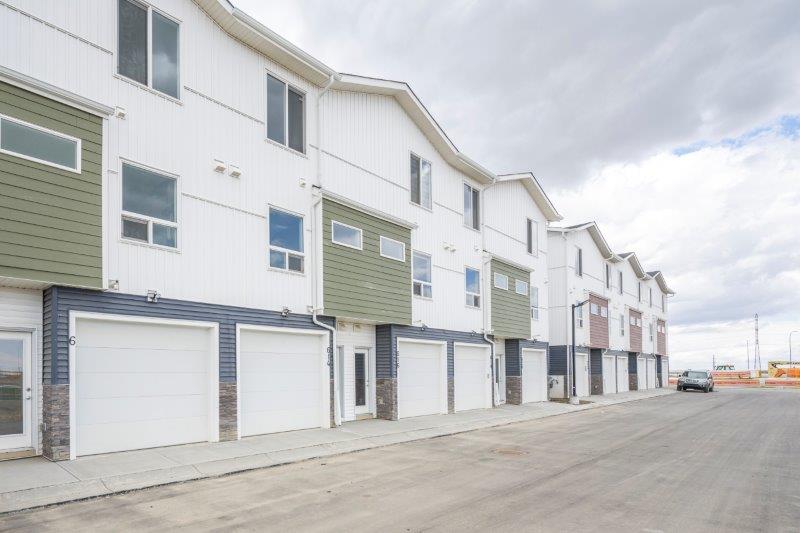 614 Red Sky Villas NE, Calgary, 3 Bedrooms Bedrooms, ,3.5 BathroomsBathrooms,Condos/Townhouses,For Rent,614 Red Sky Villas NE,3163