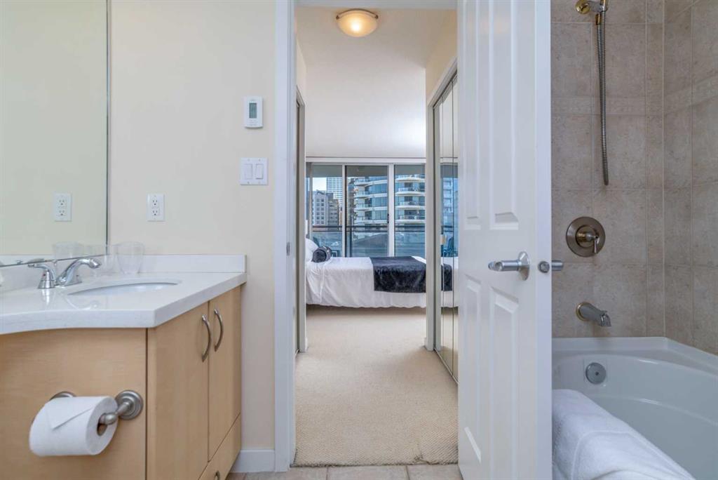 404, 1108 6 Ave SW, Calgary, 2 Bedrooms Bedrooms, ,2 BathroomsBathrooms,Condos/Townhouses,For Sale,The Marquis,4,3164