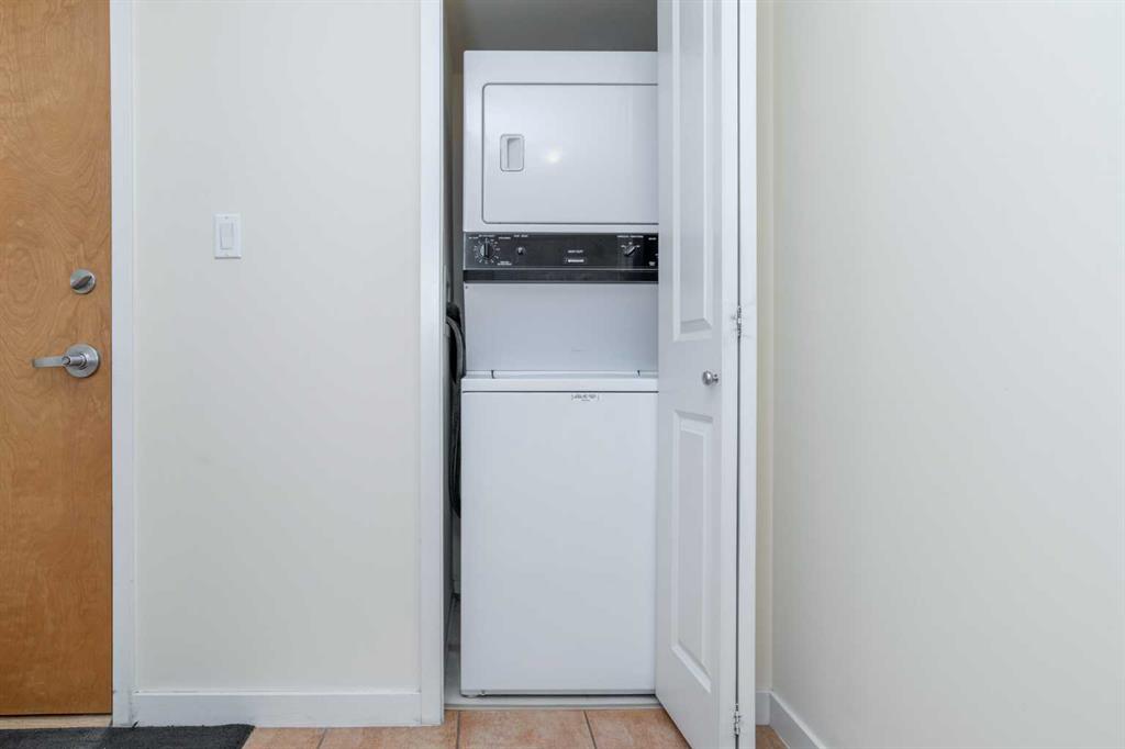404, 1108 6 Ave SW, Calgary, 2 Bedrooms Bedrooms, ,2 BathroomsBathrooms,Condos/Townhouses,For Sale,The Marquis,4,3164