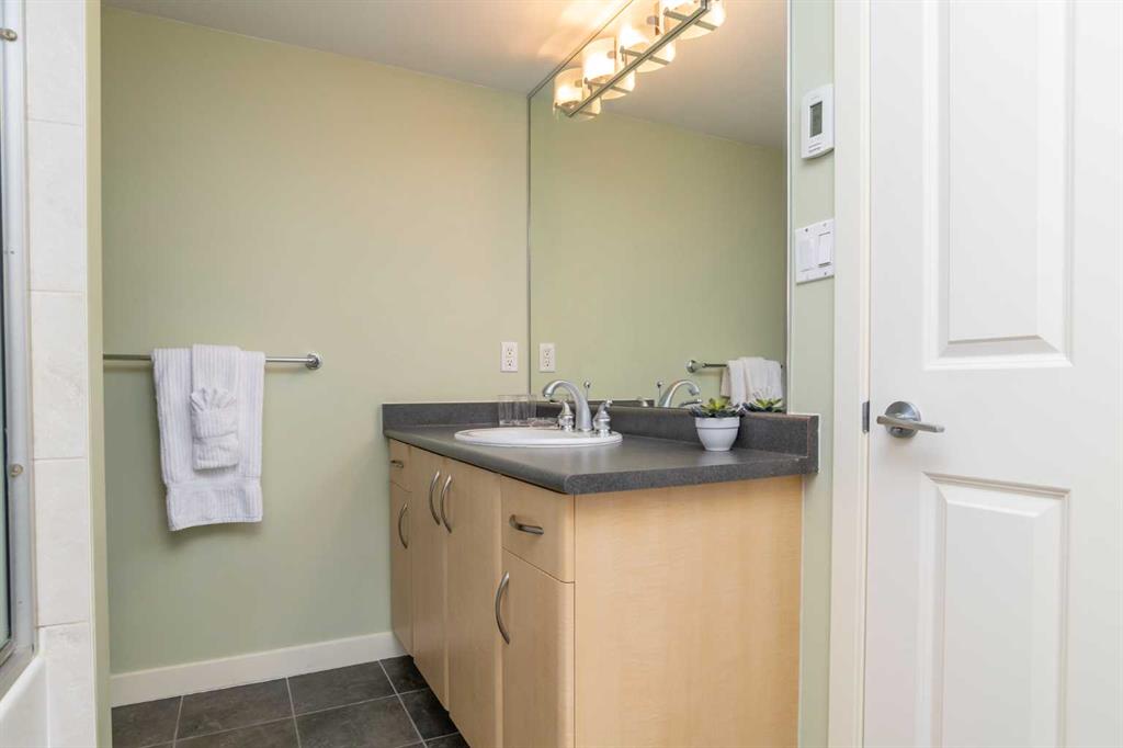 1403, 1088 6 Ave SW, Calgary, 1 Bedroom Bedrooms, ,1 BathroomBathrooms,Condos/Townhouses,For Sale,Barclay at Riverwest,14,3165