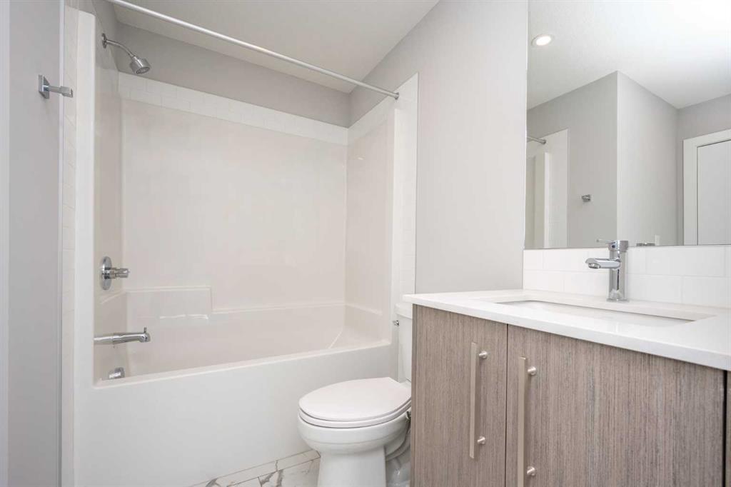 4104, 6 merganser Drive W, Chestermer, 2 Bedrooms Bedrooms, ,1 BathroomBathrooms,Condos/Townhouses,For Sale,1,3167
