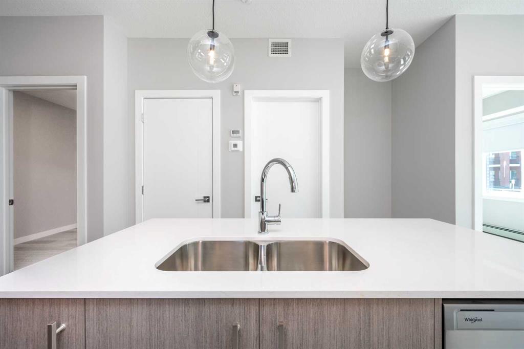 4104, 6 merganser Drive W, Chestermer, 2 Bedrooms Bedrooms, ,1 BathroomBathrooms,Condos/Townhouses,For Sale,1,3167