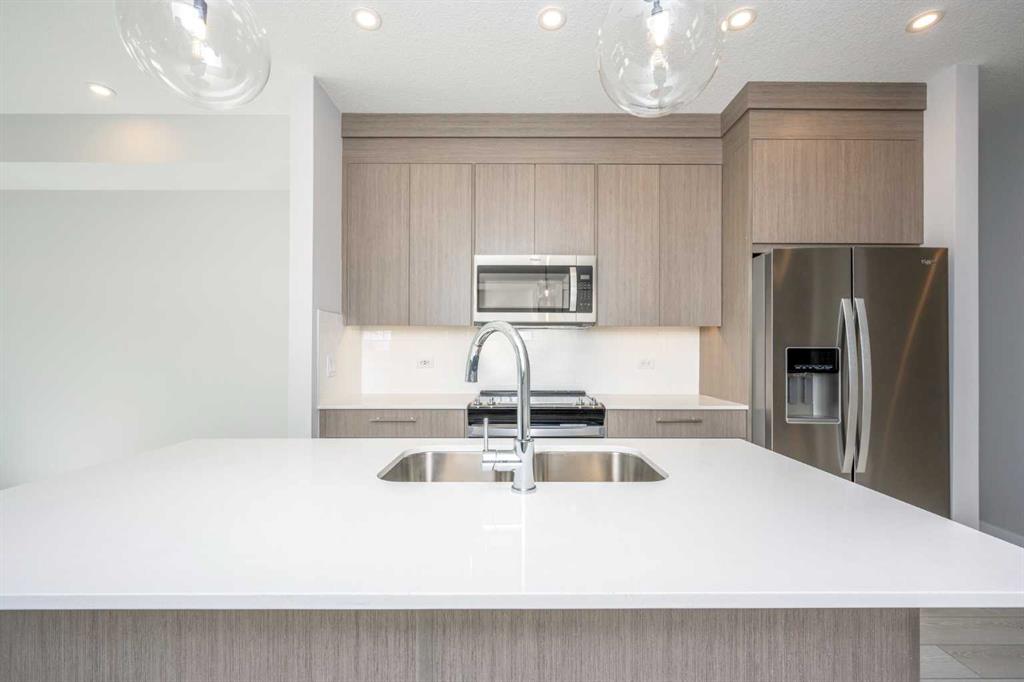 4104, 6 merganser Drive W, Chestermer, 2 Bedrooms Bedrooms, ,1 BathroomBathrooms,Condos/Townhouses,For Sale,1,3167