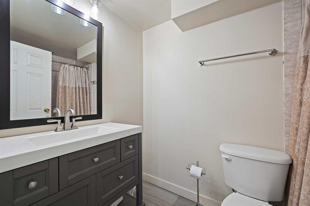 #2A, 133 25 Avenue SW, Calgary, 2 Bedrooms Bedrooms, ,2 BathroomsBathrooms,Condos/Townhouses,For Sale,Hampton Court,1,3171