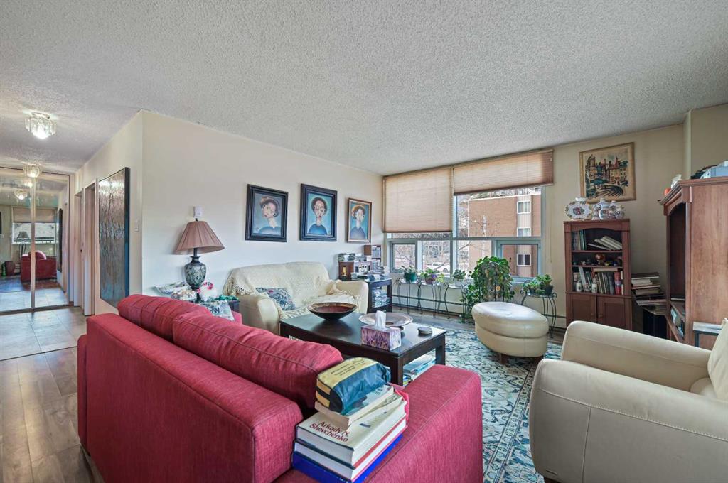 #2A, 133 25 Avenue SW, Calgary, 2 Bedrooms Bedrooms, ,2 BathroomsBathrooms,Condos/Townhouses,For Sale,Hampton Court,1,3171