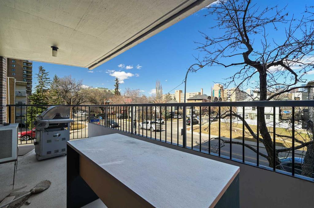 #2A, 133 25 Avenue SW, Calgary, 2 Bedrooms Bedrooms, ,2 BathroomsBathrooms,Condos/Townhouses,For Sale,Hampton Court,1,3171