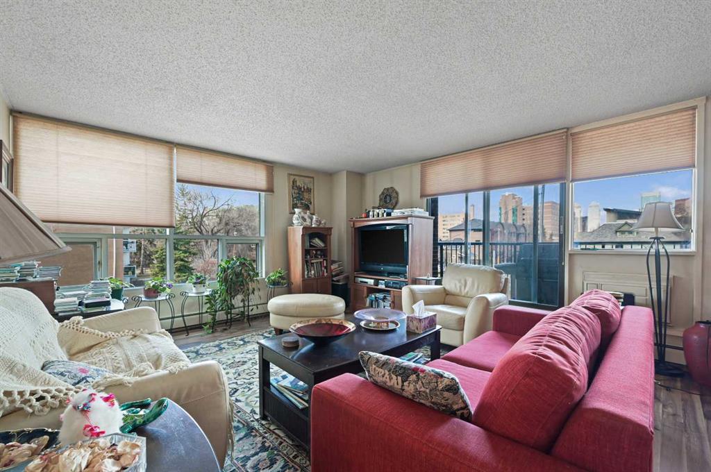 #2A, 133 25 Avenue SW, Calgary, 2 Bedrooms Bedrooms, ,2 BathroomsBathrooms,Condos/Townhouses,For Sale,Hampton Court,1,3171