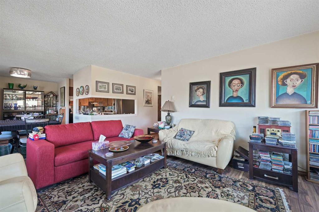 #2A, 133 25 Avenue SW, Calgary, 2 Bedrooms Bedrooms, ,2 BathroomsBathrooms,Condos/Townhouses,For Sale,Hampton Court,1,3171