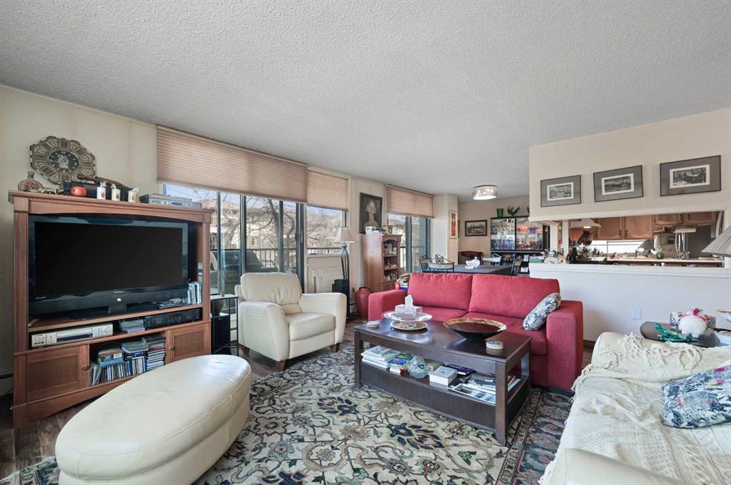 #2A, 133 25 Avenue SW, Calgary, 2 Bedrooms Bedrooms, ,2 BathroomsBathrooms,Condos/Townhouses,For Sale,Hampton Court,1,3171