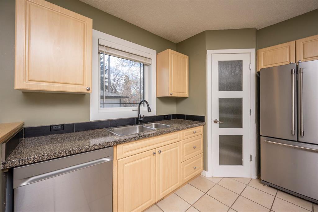 6031 Lacombe Way SW, Calgary, 4 Bedrooms Bedrooms, ,3 BathroomsBathrooms,Houses,For Sale,3172