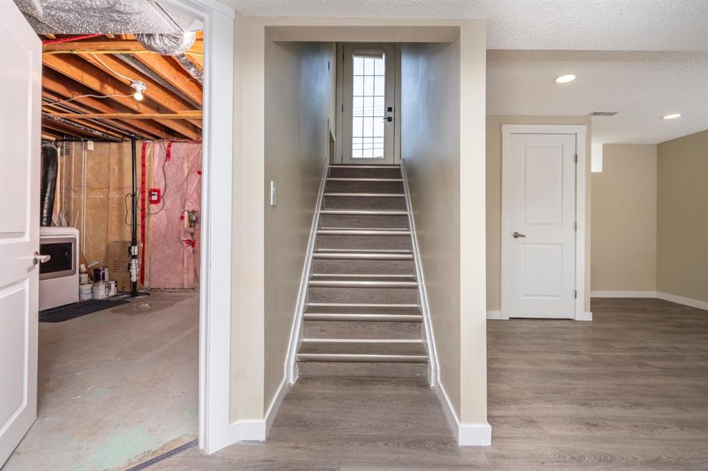 6031 Lacombe Way SW, Calgary, 4 Bedrooms Bedrooms, ,3 BathroomsBathrooms,Houses,For Sale,3172